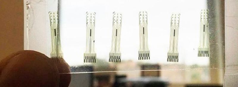 Die Elektroden aus Glaskohlenstoff zersetzen sich nicht so leicht wie die zuvor benutzten Dünnschicht-Platinelektroden, zudem weisen sie eine bessere Signalqualität auf.