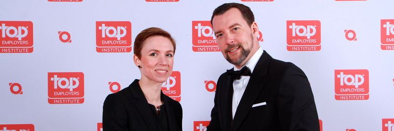 Verleihung der Auszeichnung „Top Employer 2017“ an Viola Große, Personalmanagerin bei Biotronik.