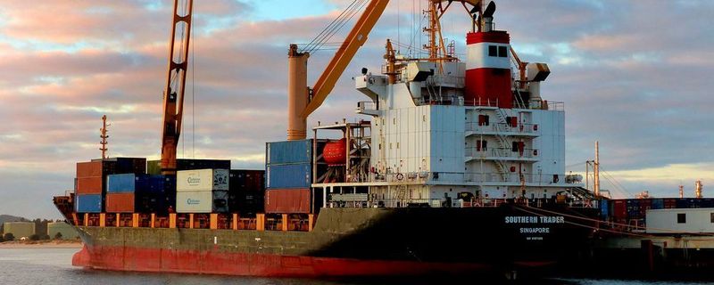 Während der Container ein geschlossenes, verkapseltes System darstellt, hat der „Unterbau“ bestenfalls Einfluss auf die Geschwindigkeit.