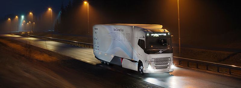 Der Volvo Concept Truck: Ein Hybridfahrzeug, das für den Fernverkehr konzipiert ist. Im Verbund mit den anderen Verbesserungen des Fahrzeugs senkt der Antrieb den Kraftstoffverbrauch und den C02-Ausstoß um insgesamt ca. 30 Prozent.