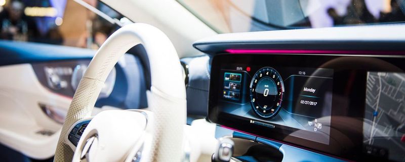 Die Automobilhersteller entdecken den Mobile World Congress in Barcelona für sich – IT-Unternehmen wollen sich ihr Stück vom Auto-Kuchen sichern.