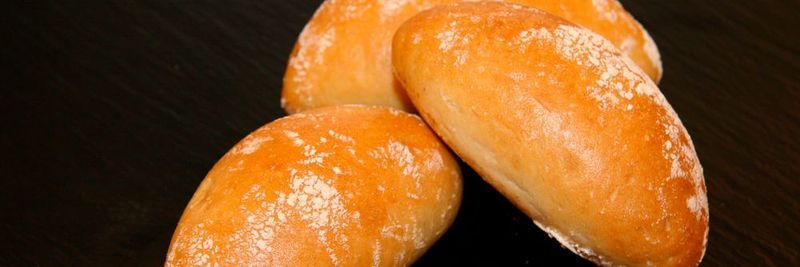 Industriell gefertigte Brötchen werden von Maschinen produziert, die neuerdings auf Feldbus-Positionierantriebe setzen.