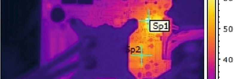 Analysen mit Infrarot-Kameras: Diese ermitteln „Hot Spots" auf Mainboards von Industrie-PCs und reduzieren damit das Risiko von Problemen, die durch Überhitzung entstehen können.
