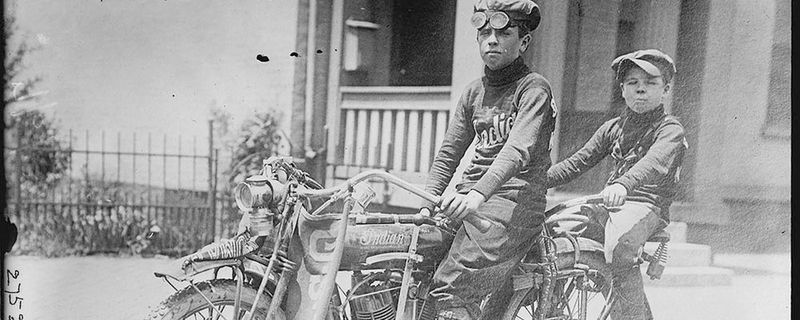 Louis und Temple Abernathy und ihre Indian-Rekordfahrt von Oklahoma nach New York. Das war im Jahr 1913.