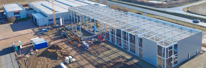 Am Standort Aerzen baut die Intorq GmbH aktuell ihren Standort aus. Das Bild zeigt den Baufortschritt vom Januar 2017.