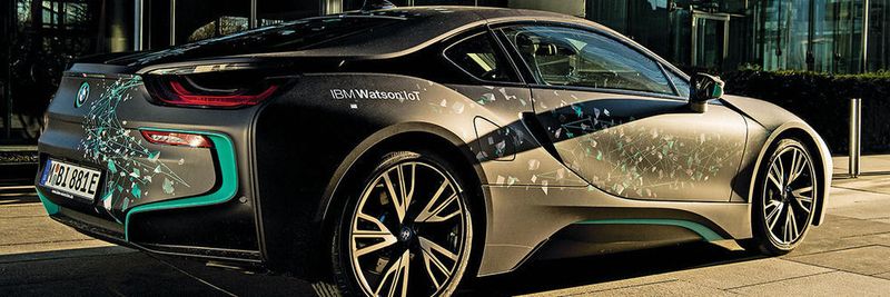 Im Watson IoT Center gibt es sogenannte Joint Client Labs, in denen Unternehmen gemeinsam mit IBM an innovativen Lösungen arbeiten. Auch BMW hat sich dort angesiedelt, um intuitive Unterstützungssysteme für intelligente Autos zu entwickeln.