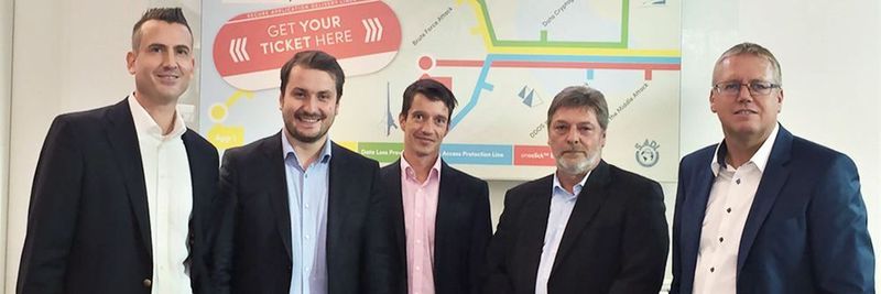 Sie haben eine Technologiepartnerschaft vereinbart (v. l.): Dominik Birgelen, Florian Bodner, Mathias Meinke (alle Oneclick), Matthias Jablonski (Kiwiko) und Stefan Rupp (ProLan).