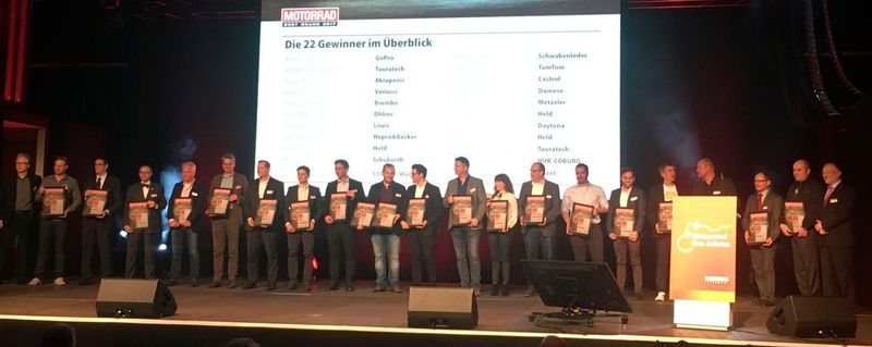 Die 22 Gewinner der „Motorrad“-„Best Brand“-2017-Preisverleihung.