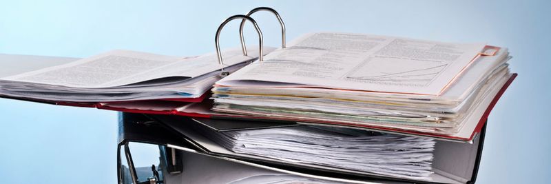 Sieben Ordner trennen die Deutschen noch von einem papierlosen Arbeitszimmer.