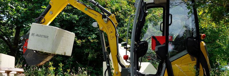 Der autonome Bagger Bob ist mit Sensor-Sonden ausgestattet, um Einsatzkräften in Katastrophengebieten einen umfassenden Lageüberblick zu verschaffen.