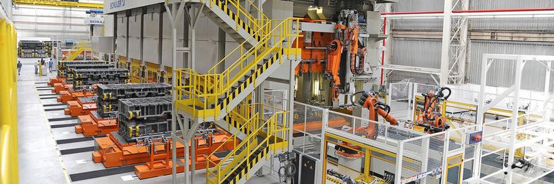 Welche Auswirkungen Industrie 4.0 auf das Presswerk der Zukunft hat, wurde beim Umformtechnischen Kolloquium Hannover 2017 diskutiert.