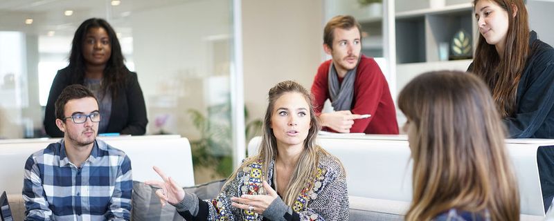Der Mensch im Unternehmen ist zur gleichen Zeit Risikofaktor und begehrte Fachkraft. Wie lässt sich dieser Widerspruch auflösen? Ein neues Sicherheits-Framework kann der Anfang sein.