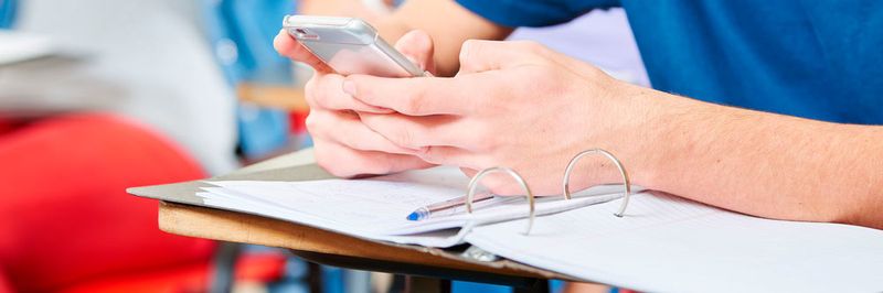 Studenten nutzen Internetangebote in erster Linie mit dem Smartphone. Daher ist es wichtig, das Universitäten ein mobil angepasstes, so genanntes „responsive“ Internetangebot haben