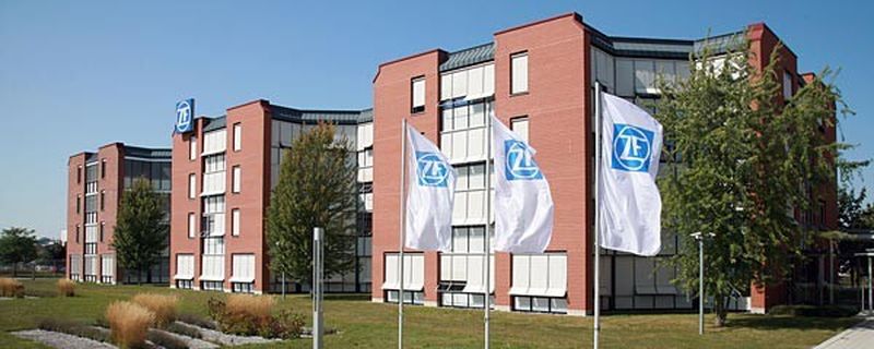 Der ZF-Konzern erzielte im Geschäftsjahr 2016 einen Umsatz von 35,2 Milliarden Euro. Für das Jahr 2017 plant der Zulieferer mit Sitz in Friedrichshafen mit rund 36 Milliarden Euro.