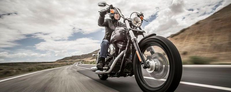 Michelin setzt seine Kooperation mit Harley-Davidson fort. Bereits jetzt verlässt jede dritte Maschine des amerikanischen Traditionsunternehmens das Werk mit den co-gebrandeten Michelin Scorcher.