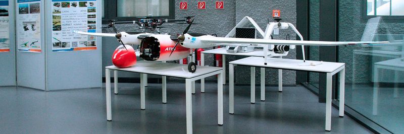Die TH Wildau präsentiert auf der Messe auch ihr Kompetenzfeld „Entwicklung, Konstruktion, Bau und Erprobung sowie Einsatz von unbemannten Kleinflugzeugen bis maximal 25 kg“.