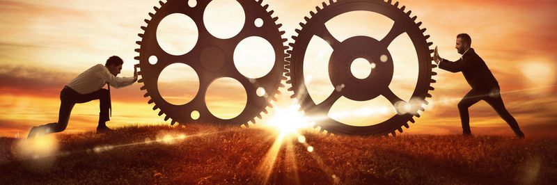 Alle Operational-Excellence-Programme haben zwei Dinge gemeinsam: Sie arbeiten streng faktenbasiert und verstehen sich nicht als zeitlich begrenztes Projekt, sondern als kontinuierlichen Verbesserungsprozess.