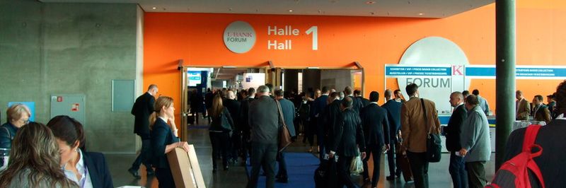 Am zweiten Messetag strömen zahlreiche Besucher in Halle 1 der Landesmesse Stuttgart.
