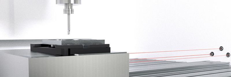 Die IDS Sensorik kann Positionen direkt am Werkstück erfassen. Messfehler verursacht durch Elastizitäten und Verschleiß in Führungen und Lagerungen sowie Einflüsse von Temperaturdehnungen und Maschinenverformungen sind mit diesem System ausgeschlossen.