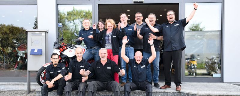 In über 40 Jahren hat sich das Motorradhaus Ebert in Höchberg vor den Toren Würzburgs bei Honda- und BMW-Kunden einen Namen gemacht. Garant dafür: ein familiengeführtes Unternehmen mit einem motivierten und kompetenten Team.