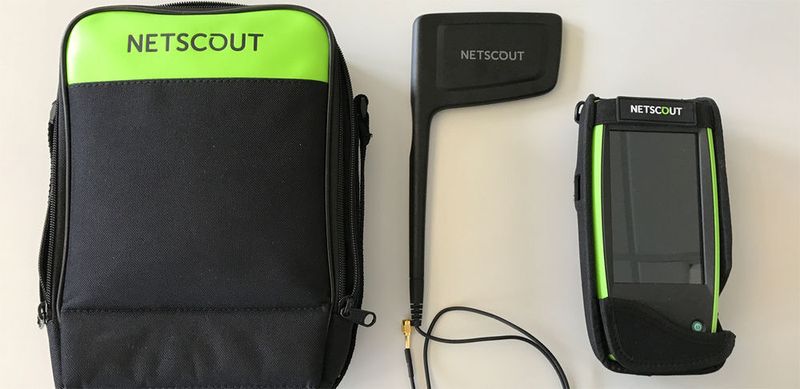 Der NetScout AirCheck G2 ist ein handlicher WLAN-Tester, der die Administration drahtloser Netze sehr erleichtern kann.