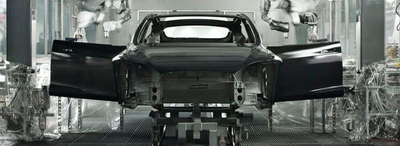 Erst im vergangenen November war das Grohmann Engineering von Tesla übernommen worden. Während Elon Musk darauf pochte, dass Grohmann Engineering künftig ausschließlich für Tesla Entwicklungsarbeit leiste, soll Grohmann darauf bestanden haben, auch weiterhin für seine Stammkunden tätig sein zu dürfen.