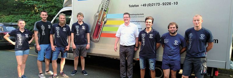 Eine Schulung des Hawks Racing Teams der Hochschule für Angewandte Wissenschaften in Hamburg im ACE Vorführwagen.