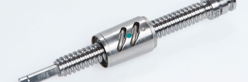 Dieser kundenspezifischer Kugelgewindetrieb 12 x 3 mm managt automatisierte Kupplungen bei Lastkraftwagen.