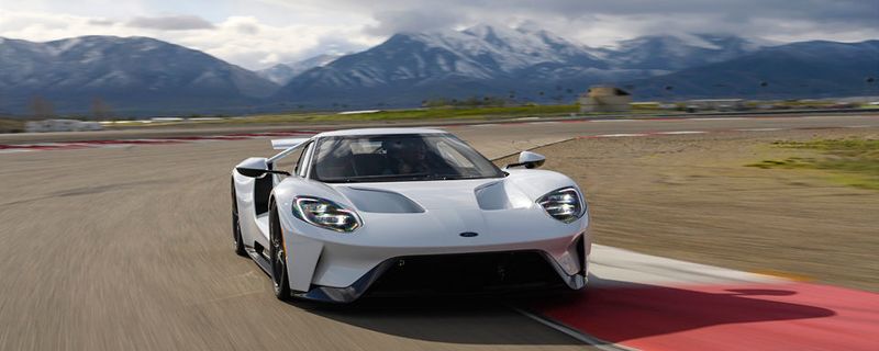 Ein Jahr nach seiner triumphalen Rückkehr nach Le Mans stürmt der Ford GT jetzt endlich auch auf die Straße.