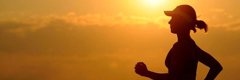 Bewegungsenergie in elektrische Energie umwandeln – die Idee ist nicht neu, könnte aber dafür genutzt werden, das Handy beim Joggen aufzuladen.