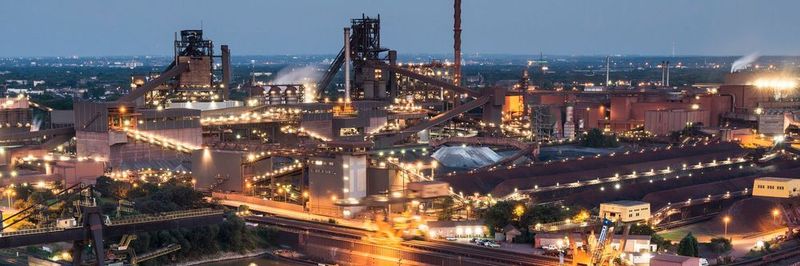 Aus kleinsten Anfängen vor 126 Jahren hat sich ein riesiges Produktionswerk für Qualitätsflachstahl entwickelt. Duisburg ist nach wie vor der größte Stahl-Standort in Europa.