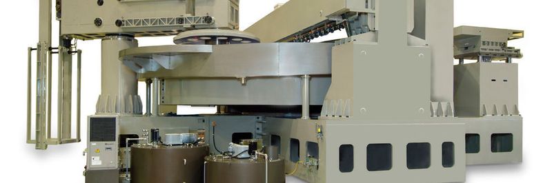 Mit dem «Pitch-Polisher SPP» bietet Okamoto ein Maschinenkonzept an, mit dem beispielsweise eine Oberflächengenauigkeit von 30 Nanometer auf einer Fläche von 1,5 Quadratmeter erreicht wird.