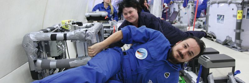 Abb. 1: Claudia Koch und Florian Kohn im Parabelflugzeug.