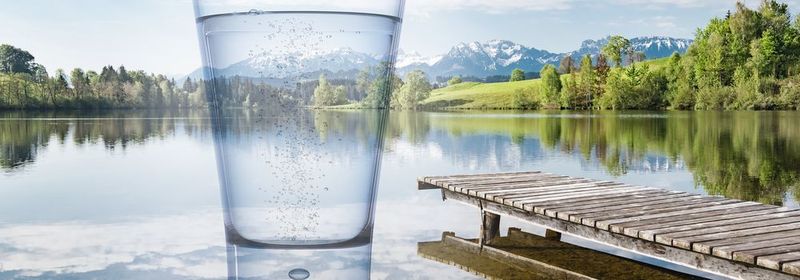 1 Perfluorierte Tenside (PFT) werden weder aerob noch anaerob abgebaut und reichern sich in der Umwelt an. Aufgrund ihres gesundheitsschädigenden Potenzials sind sie daher wichtiges Ziel der Wasseranalytik.