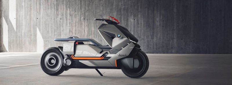 „Das BMW Motorrad Concept Link basiert nicht auf heutigen Konzepten, sondern folgt den Grundbedürfnissen der Funktionalität, der technischen Architektur und der digitalen Realität der heutigen User", erklärt Alexander Buckan, Leiter Fahrzeugdesign BMW Motorrad.