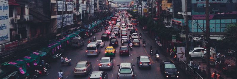 Social Media ist die wichtigsten Quelle, um gezielten Traffic auf einen Blog zu bringen – und das nicht nur im Consumer Bereich, sondern auch im B2B. Denn auch B2B-Entscheider nutzen die Social Media Kanäle.