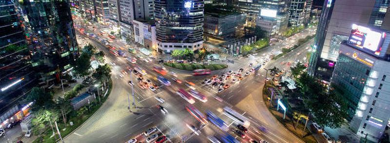 Bei steigendem Mobilitätsbedarf rechnen die Zukunftsforscher bis zum Jahr 2040 auch mit Veränderungen bei der bisherigen Autonutzung. Erwartet wird eine viel stärkere Vernetzung verschiedener Verkehrsträger bei der individuellen Fortbewegung.