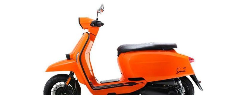 Preislich wird die Lambretta im oberen Segment angesiedelt sein – bei Qualität, Design und Ausstattung will man sich mit Vespa messen.