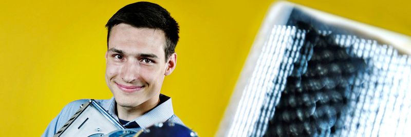Für eine mobile Messstation zur Messung von Luftverschmutzung hat Tobias Gerbracht (19) den Preis für die beste interdisziplinäre Arbeit erhalten.