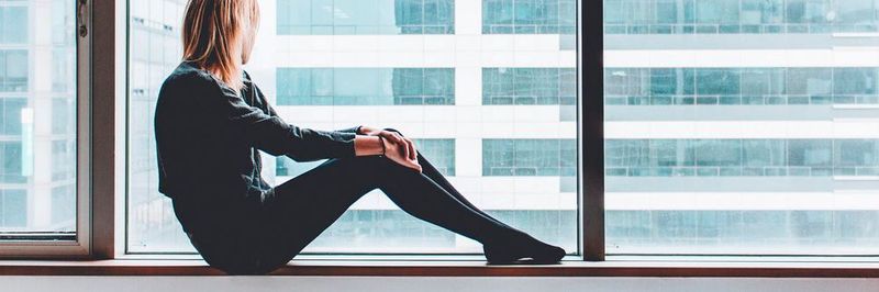 Im Büro kommen Bewegung und ständig wechselnde Positionen viel zu kurz. Wir arbeiten über Jahrzehnte in fast derselben Position – das ist schlecht für unseren Körper. Mit ein paar Tricks können wir allerdings gegensteuern.
