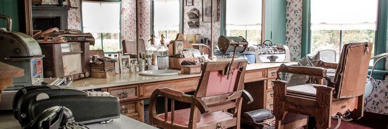 Friseur digital: An die Stelle von Bakelittelefon und Saldiermaschine treten künftig automatisierte Prozessketten.