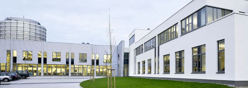 1 Konstruktion, Soft- und Hardwareentwicklung, Produktion und Applikation - alles unter einem Dach: Vor zehn Jahren bezog Gerstel die Firmenzentrale am Eberhard-Gerstel-Platz 1 in Mülheim an der Ruhr.