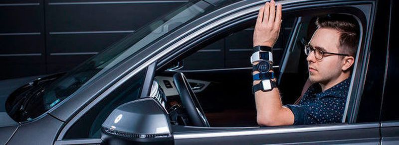 Der Kerngedanke bei Audi Fit Driver ist das empathische Fahrzeug, das den aktuellen Zustand des Fahrers erkennt, zum Beispiel ob er angespannt oder müde ist, und sich dann entsprechend darauf einstellt.