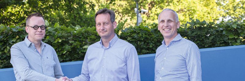 Von links: Michael Carstens-Behrens (Gründer und Geschäftsführer Mycable GmbH), Arndt Bake (Vorstand Marketing Basler AG) und Dietmar Ley (Vorstandsvorsitzender Basler AG).