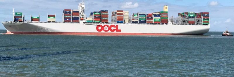Die MV „OOCL Hong Kong“ ist die erste Auslieferung einer Reihe von sechs Neubauten der chinesischen Reederei Orient Overseas Container Line (OOCL) und fährt im „Asia Europe Service Loop 1“.