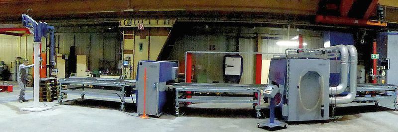 Die Entgrat- und Schleiflinie von Lissmac bei Konecranes besteht unter anderem aus zwei Manipulatoren, einer SBM-M 1500 D2 für die Schlackenentfernung und einer SBM-XL 1500 G2S2 zur Kantenverrundung.