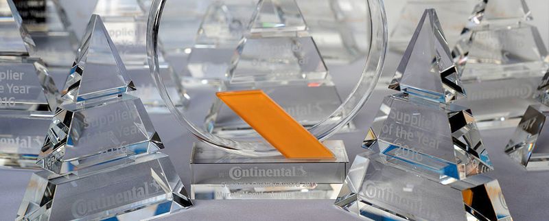 Continental hat die Leistung seiner 15 besten Zulieferer für das Geschäftsjahr 2016 mit dem „Supplier of the Year“-Award geehrt.