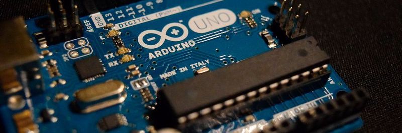 Mikrocontroller-Platinen wie der Arduino erlauben einfache Experimente im Internet der Dinge.