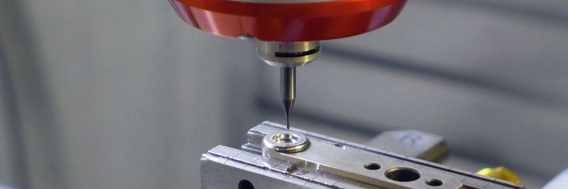 Das Werkstück konnte mit der neuen Spindel in 2,5 Minuten bearbeitet werden. Die zur Verfügung stehende Drehzahl von 23 000 U/min erlaubte eine Schnittgeschwindigkeit von 56 m/min bei dem Werkzeugdurchmesser von 0,8 mm.