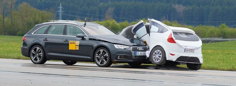 Der Abbiegeassistent von Audi hat noch enge Systemgrenzen.